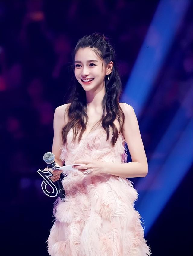 开云体育入口-包含方寸电光间全场观众瞠目结舌的词条