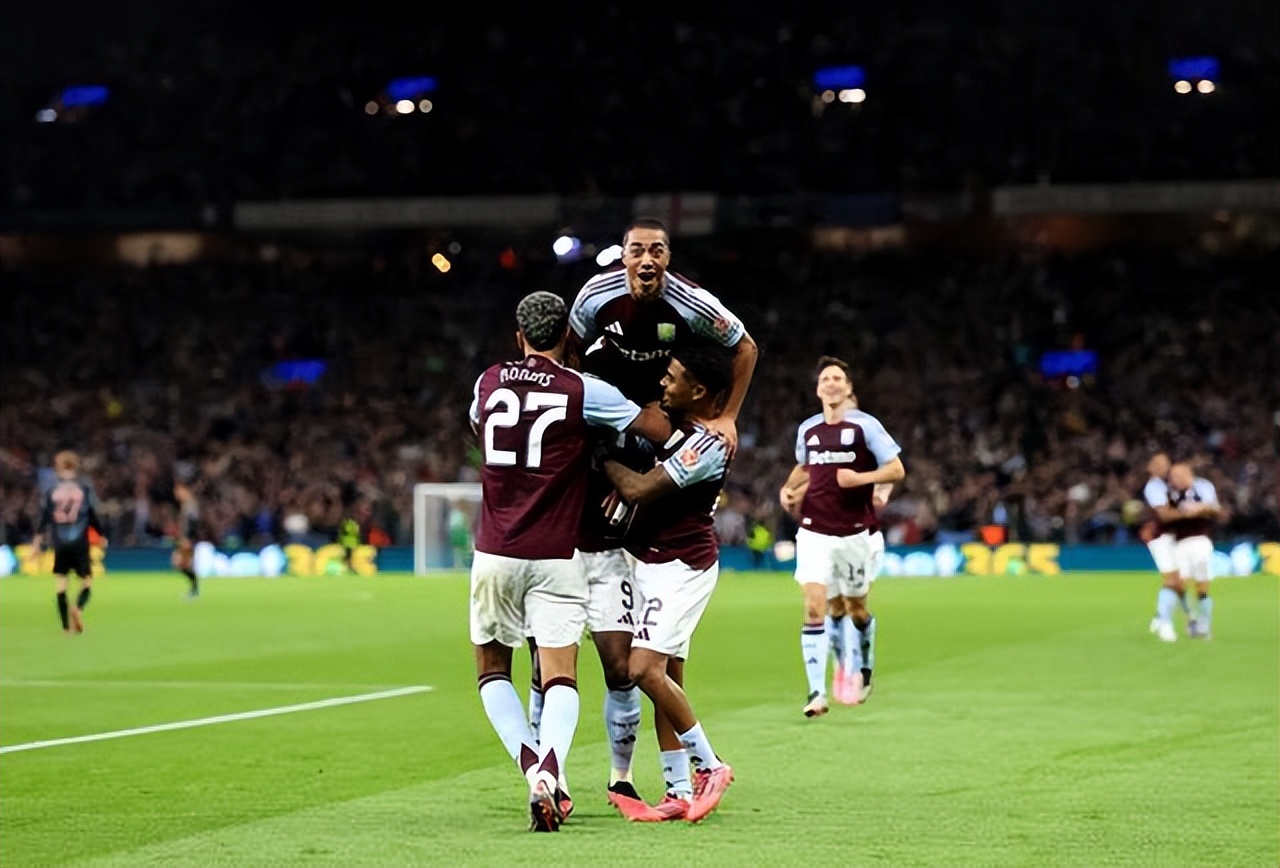 包含杜塞尔多夫迎战多特蒙德，德国足坛豪门对决的词条