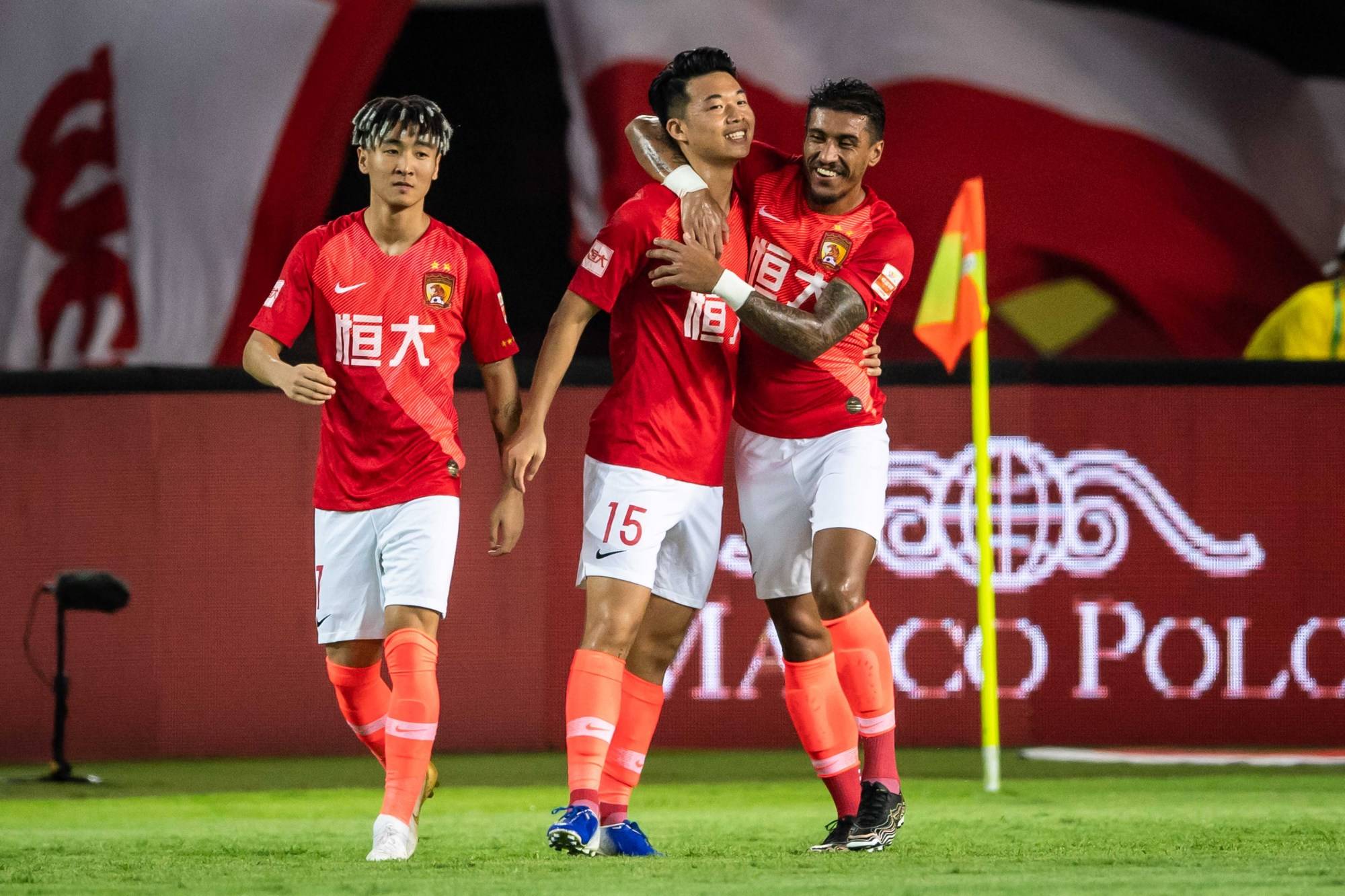 包含恒大主场遭逢突发逆转，争冠局势不容乐观！的词条