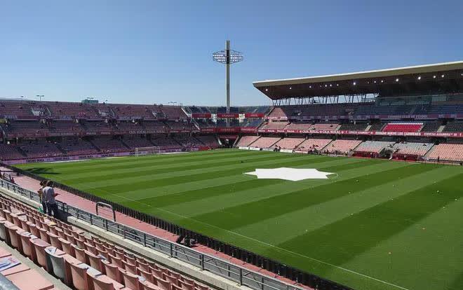 开云体育直播-格拉纳达客场不败，新赛季表现亮眼