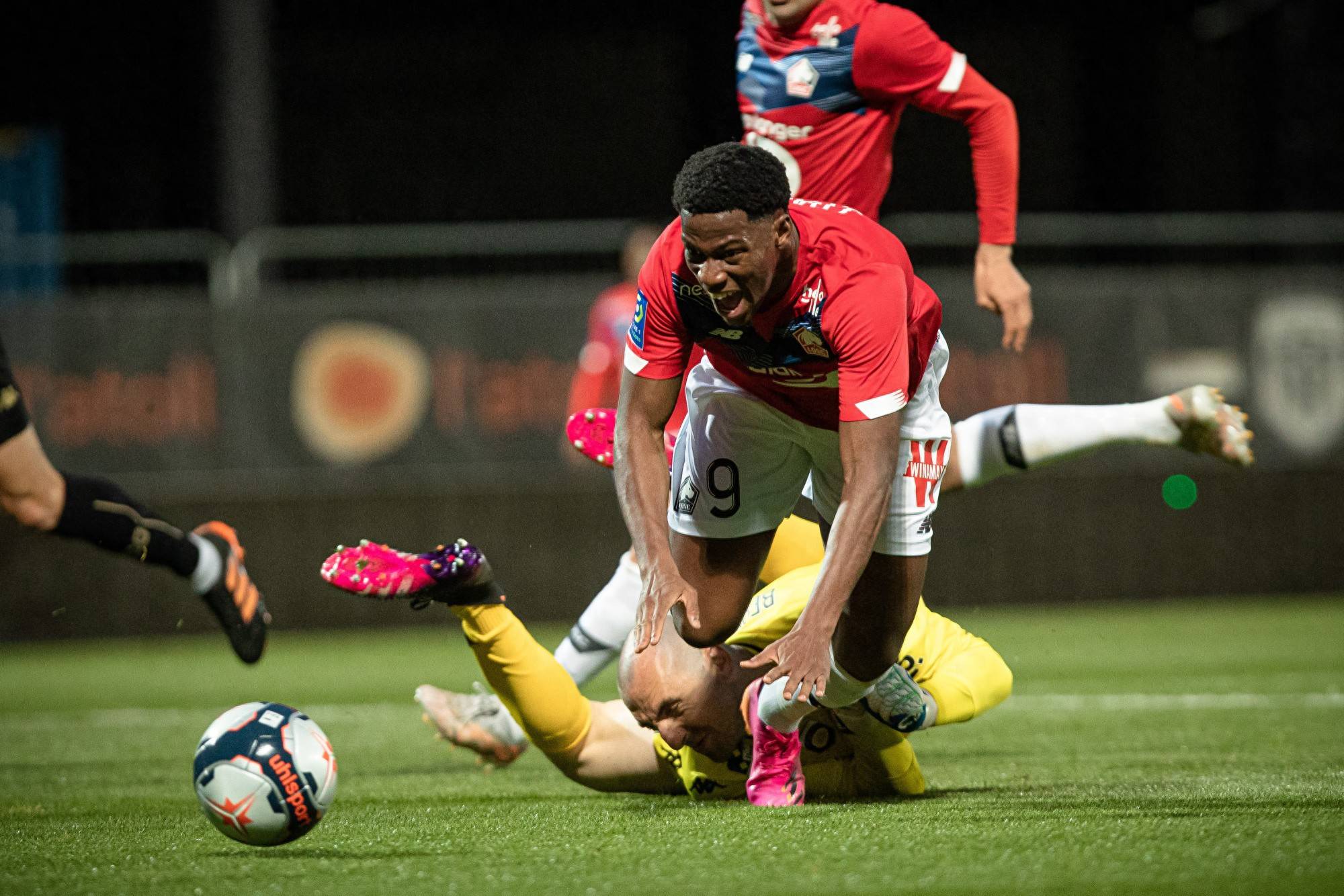 开云体育app下载-多特蒙德防线坚不可摧，赢得主场胜利