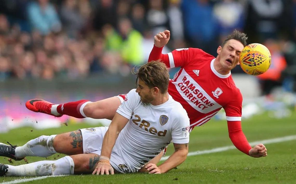 开云体育网站-包含利兹联客场战胜对手，继续领跑英超积分榜的词条