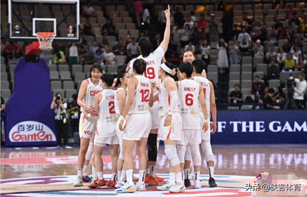 关于澳大利亚游泳选手团队战胜强敌，夺金的信息