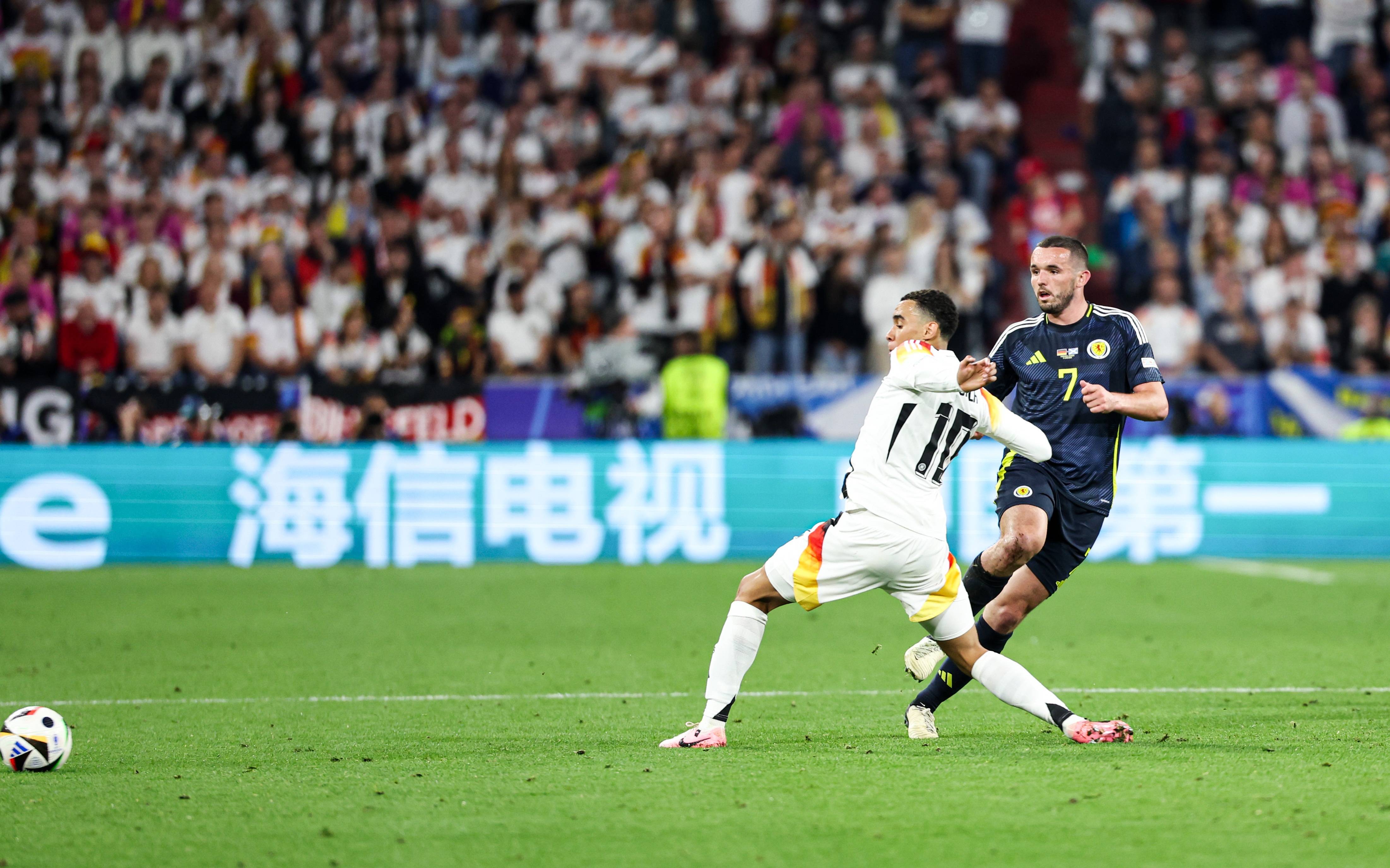 开云体育入口-欧洲联赛火热进行中，各队展现实力！