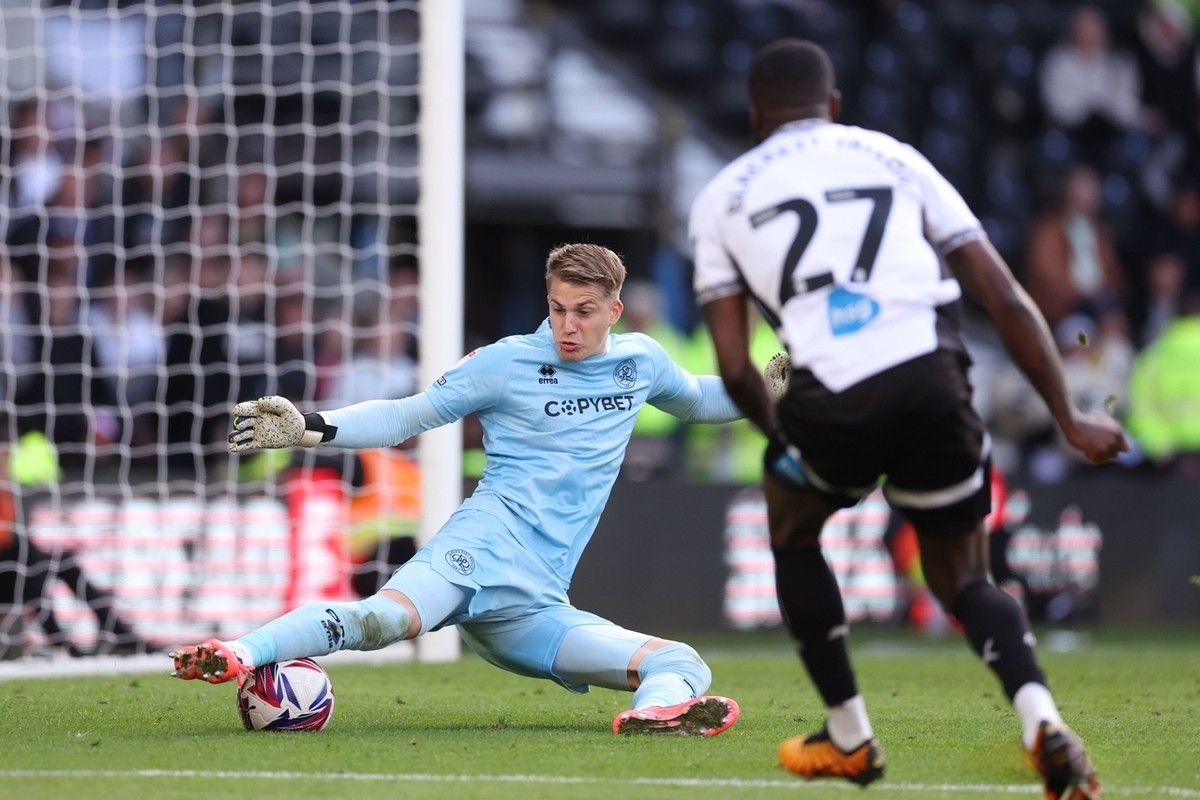 切尔西主场爆冷不敌布莱顿,遭遇失利 切尔西主场爆冷不敌布莱顿,遭遇失利