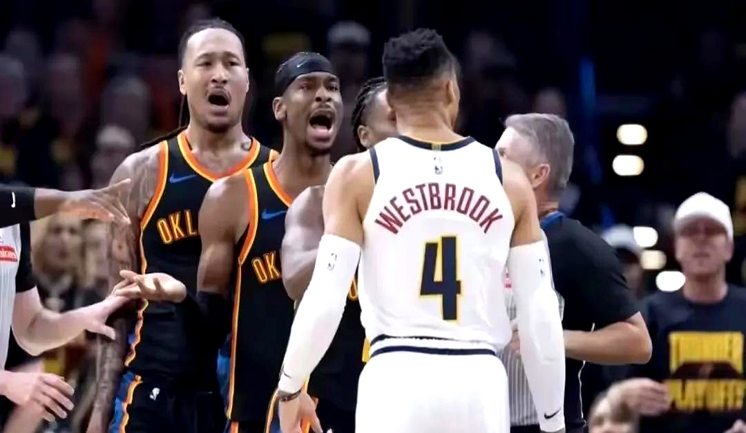 掘金主力受伤退出比赛，球队陷入困境的简单介绍