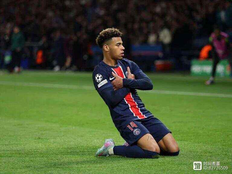 巴黎圣日耳曼俱乐部在比赛中表现抢眼 巴黎圣日耳曼俱乐部在比赛中表现抢眼