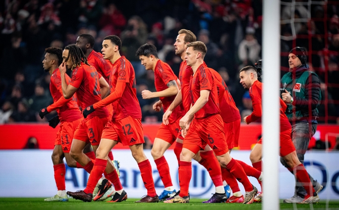 拜仁大胜，稳居晋级榜首的简单介绍