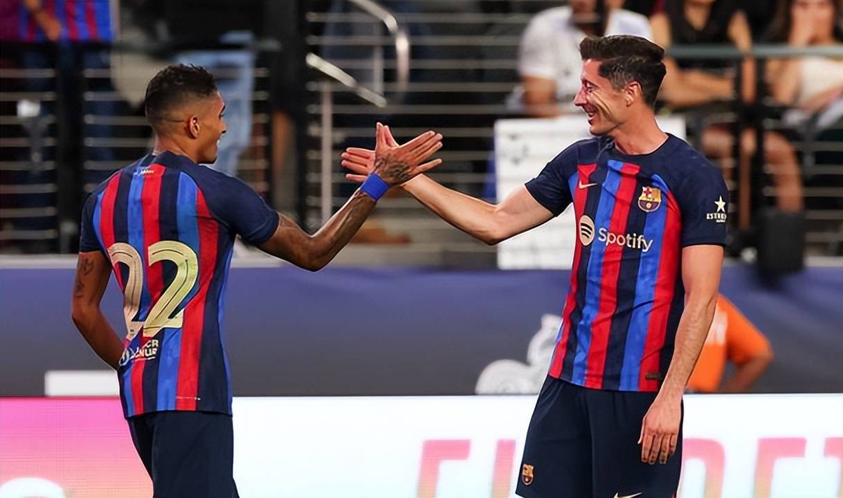 瓦伦西亚英勇抗衡,实现杀入欧冠八强 瓦伦西亚英勇抗衡,实现杀入欧冠八强