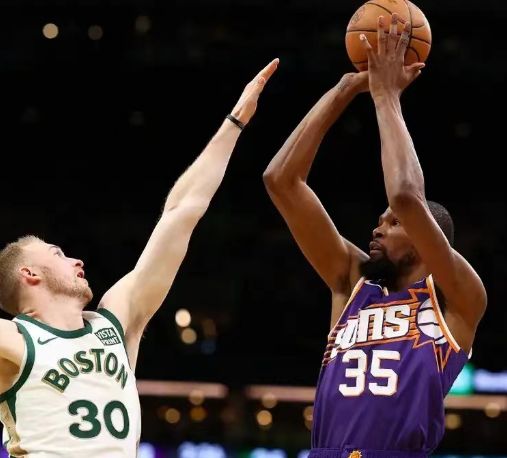 关于快船队客场取胜,领跑西部积分榜的信息 关于快船队客场取胜,领跑西部积分榜的信息