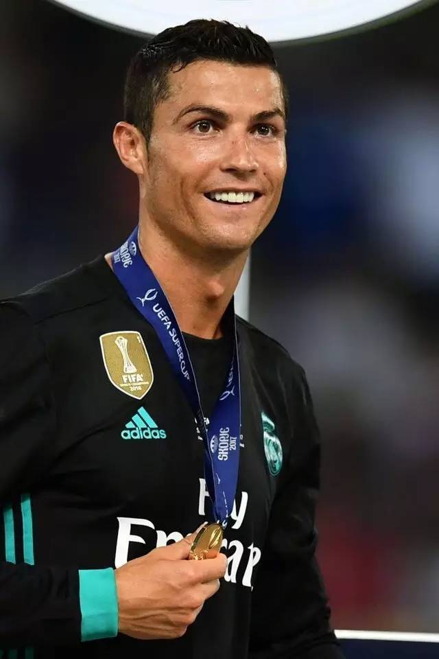 包含卫冕冠军队伍士气高涨势头强劲的词条