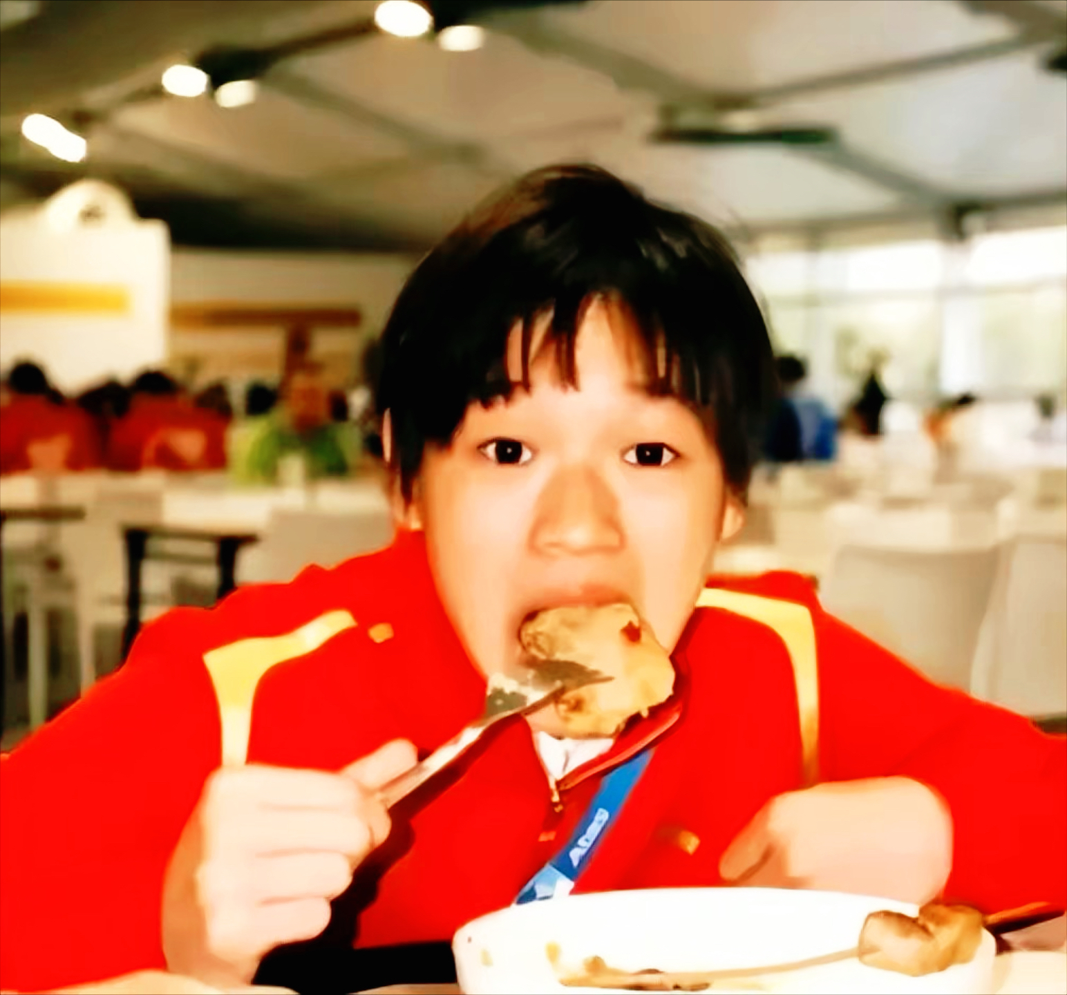 运动员在赛场上展现出高超技艺 运动员在赛场上展现出高超技艺