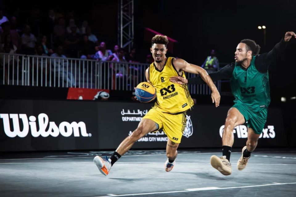 香港队在激战中夺得关键胜利 香港队在激战中夺得关键胜利