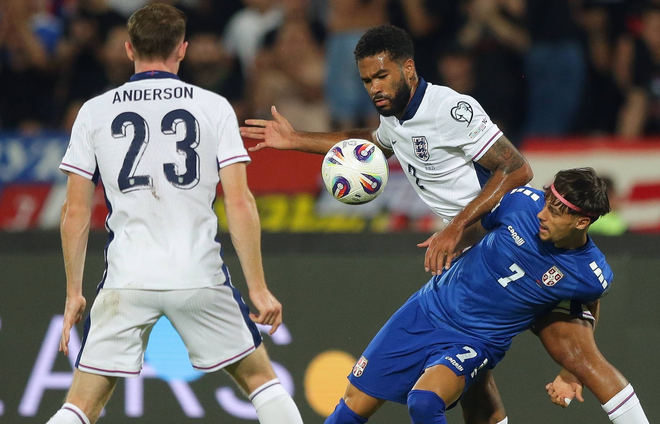 英格兰队在欧洲预选赛中获胜晋级