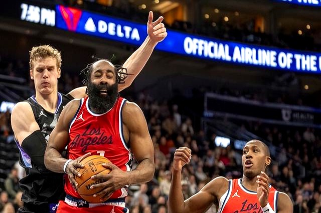 开云体育在线-爵士队客场比赛成为考验